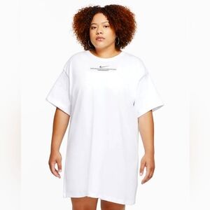 NWOT Nike Plus Size 1X Swoosh Dress